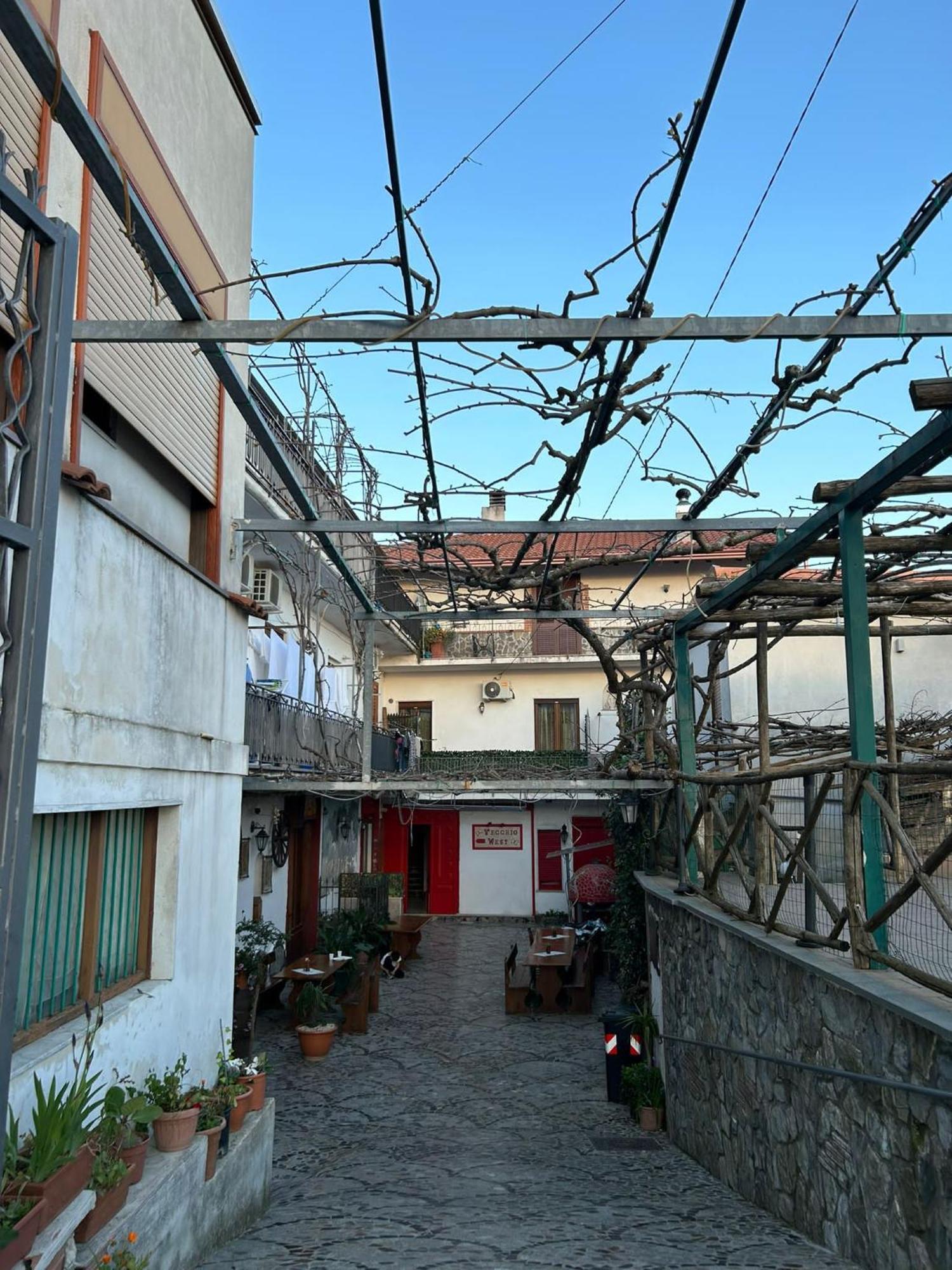 Bed and Breakfast Vecchio West Аджерола Экстерьер фото