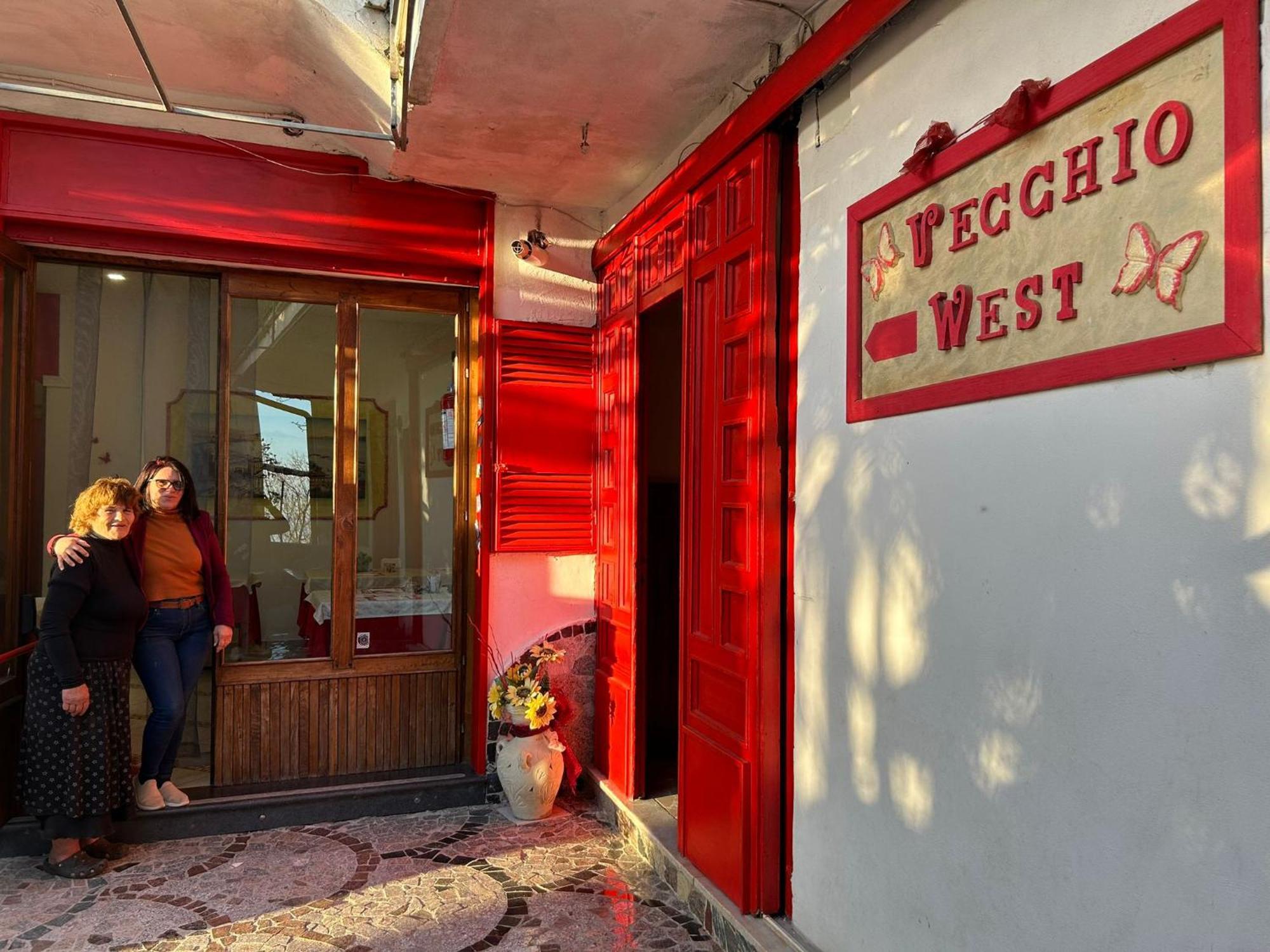 Bed and Breakfast Vecchio West Аджерола Экстерьер фото